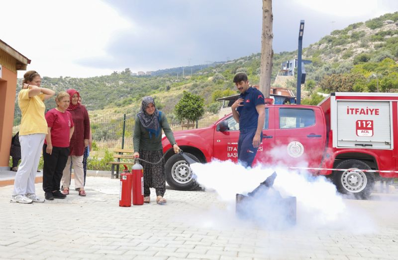 HAMZABEYLİ EVİMİZ ATÖLYE’DEN YARARLANAN KADINLARA MERSİN İTFAİYESİ’NDEN ‘YANGIN GÜVENLİĞİ’ EĞİTİMİ