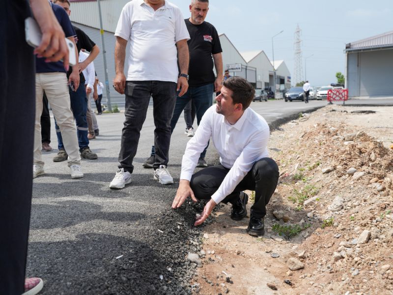 TARSUS’TA 23 SOKAKTA SICAK ASFALT ÇALIŞMASI