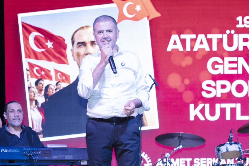 19 MAYIS COŞKUSU SOKAKLARA TAŞTI
