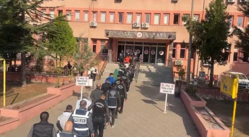 DOLANDIRICILIK SORUŞTURMASINDA 26 TUTUKLAMA