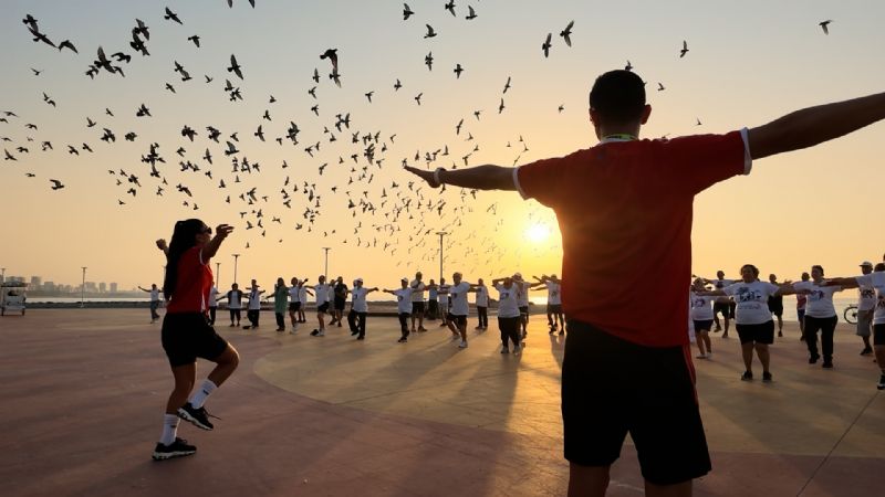 MERSİNLİLER BÜYÜKŞEHİR İLE GÜNE SPORLA BAŞLADI, GÜVENLİ ULAŞIMI DENEYİMLEDİ