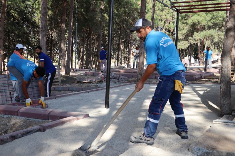TOROSLAR’IN 16 BİN METREKARELİK PİKNİK ALANINDA YENİLEME ÇALIŞMALARI SÜRÜYOR