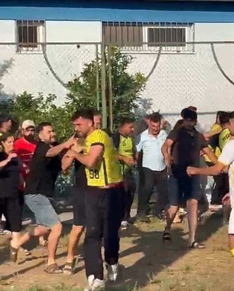 TARSUS’TA KÖYLER ARASI FUTBOL TURNUVASINDA MAÇ SONU KAVGASI