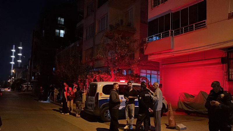 3 KATLI BİNANIN ZEMİNİ ÇÖKTÜ: 40 KİŞİ TAHLİYE EDİLDİ