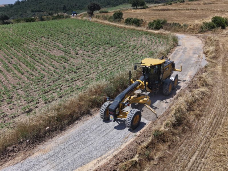 TARSUS BELEDİYESİNDEN HASAT ÖNCESİ KIRSAL YOLLARA BAKIM