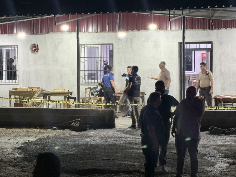 MERSİN’DE KAHVEHANEYE SİLAHLI SALDIRI: 1 ÖLÜ, 4 YARALI