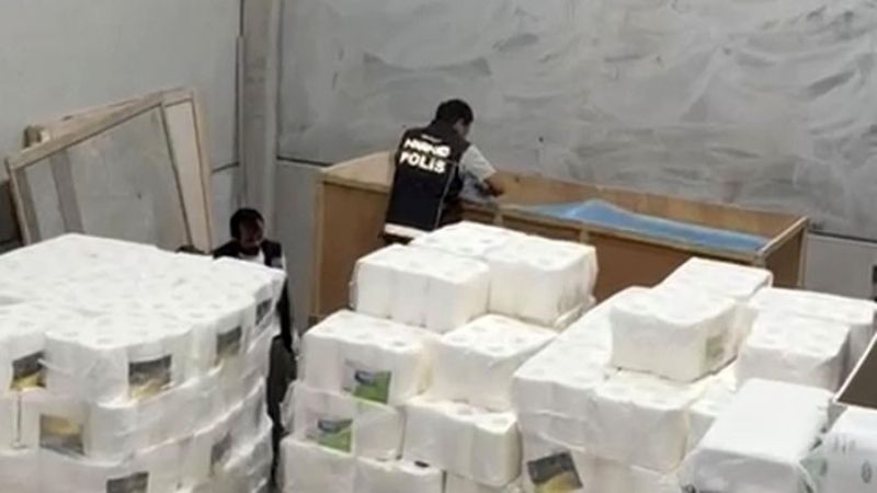 UYUŞTURUCU İMALATHANESİ OPERASYONUNUN BİLANÇOSU AĞIRLAŞTI: 298 BİN SENTETİK ECZA HAPI ELE GEÇİRİLDİ