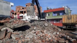Akdeniz’de metruk binalarla mücadele sürüyor