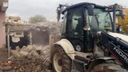 Akdeniz’de Metruk Binalar Yıkılıyor