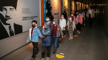 Kent Turu Projesi, öğrencileri sanatla buluşturuyor