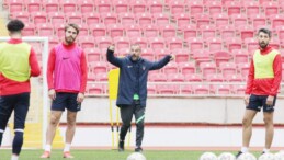 “ÖNÜMÜZDEKİ 3-4 MAÇA ÇOK ÖNEM VERİYORUZ”