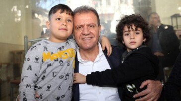 Seçer, Vatandaş Ve Esnaf İle Bir Araya Geldi