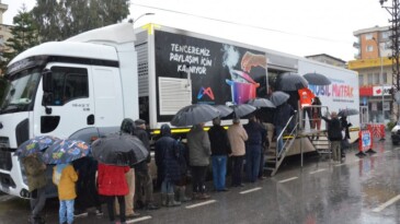 Mobil Mutfak Tırı’na Yenice’de yoğun ilgi
