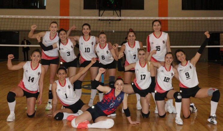 MSK Kadın Voleybol Ve Hentbol Takımları Galibiyetler İle Yüzleri Güldürdü
