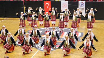 Halk Oyunları Ekibi, yine şampiyon
