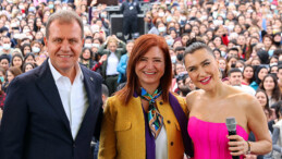 Kadınlar Şevval Sam konserinde 8 Mart’ı kutladı