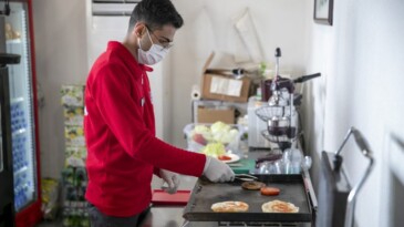 Öğrencilere İş İmkânı Sundular