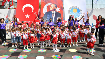 Münir Özkul Kreşi’nde 23 Nisan coşkusu