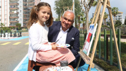 Minikler 23 Nisan hayalini tuvallere yansıtıyor