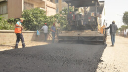 TARSUS’TA YOL YENİLEME ÇALIŞMALARI SÜRÜYOR