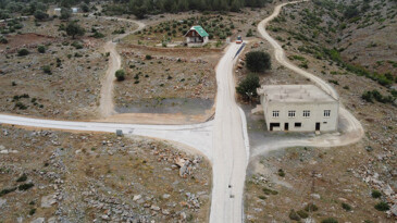 40 GÜNDE 12 KÖYÜN YOLU ASFALTLANDI