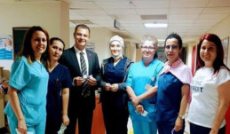 TARSUS CHP’DEN HEMŞİRELERE SÜRPRİZ ZİYARET