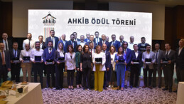 HAZIR GİYİMDE İHRACAT ŞAMPİYONLARI ÖDÜLLENDİRİLDİ