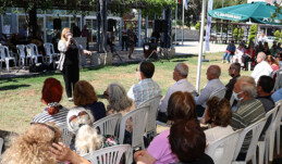 EMEKLİ EVİ ÜYELERİNE ANNELER GÜNÜ KONSERİ