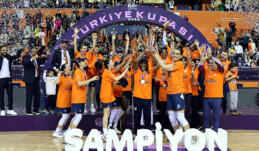 ÇUKUROVA BASKETBOL İÇİN İLKLERİN SEZONU GERİDE KALDI