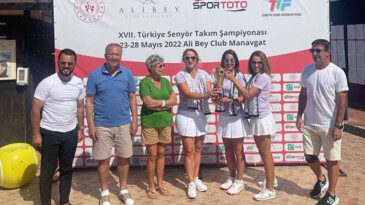 MEZİTLİLİ TENİSÇİLER ŞAMPİYONLUĞA ABONE OLDU