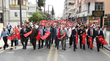 TARSUS’TA 19 MAYIS COŞKUYLA KUTLANDI