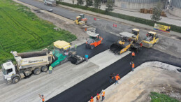 TİCARİ ALANLARDA YOL YENİLEME ÇALIŞMALARI SÜRÜYOR