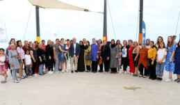 GÜLTAK, KAPIZLI KAMPINDAKİ KADINLARI ZİYARET ETTİ