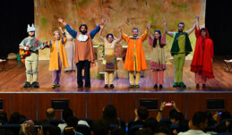  ‘EŞİT MASALLAR’ TİYATRO OYUNU ÇOCUKLARLA BULUŞTU