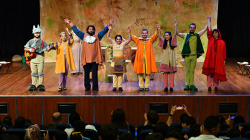  ‘EŞİT MASALLAR’ TİYATRO OYUNU ÇOCUKLARLA BULUŞTU