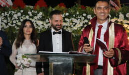 ALTUNOK, OĞLUNUN NİKAHINI KIYDI