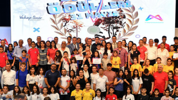 BAŞARILI SPORCU VE ANTRENÖRLERE ÖDÜL