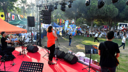 MEZİTLİ DENİZCİLER KAMPI’NDA ‘YAZA MERHABA’ KONSERİ