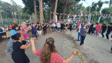 EMEKÇİ KADINLARA EĞLENCE PROGRAMI