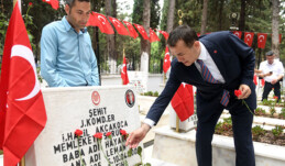 ÖZYİĞİT, MERSİN ŞEHİTLİĞİ’Nİ ZİYARET ETTİ