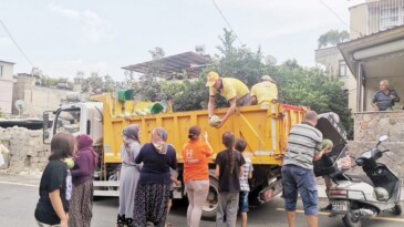 TARSUS BELEDİYESİ 6 TON KARPUZU HALKA ÜCRETSİZ DAĞITTI