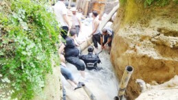 SIKIŞAN ÇOCUĞUN CANSIZ BEDENİ 30 SAATLİK ÇALIŞMAYLA ÇIKARILDI