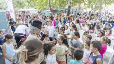 ÇOCUKLARI MUTLU ETMEK  HER ŞEYE BEDEL