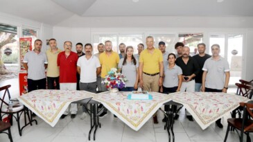TEMİZLİK İŞÇİLERİNDEN  BAŞKAN TARHAN’A SÖZLEŞME TEŞEKKÜRÜ