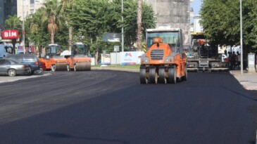 MERKEZDE VE KIRSALDA YOL ÇALIŞMALARI DEVAM EDİYOR