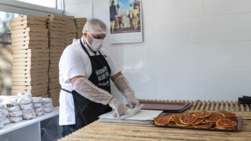 MERSİN BÜYÜKŞEHİR, TAZİYELER İÇİN YEMEK HİZMETİNE BAŞLADI