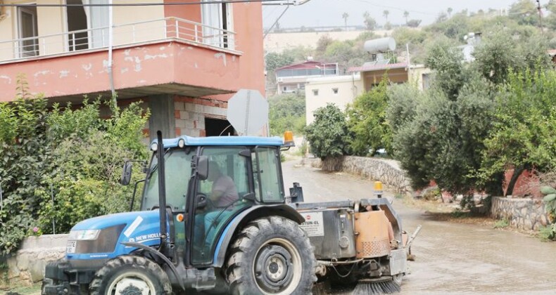 TOROSLAR’DA MAHALLELER KÖŞE BUCAK TEMİZLENİYOR
