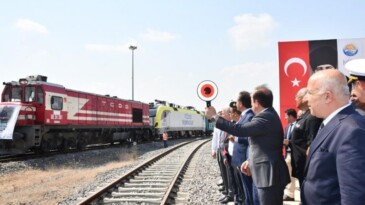 PAKİSTAN’A YARDIM TRENİ  MERSİN’DEN UĞURLANDI