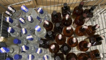 Piyasa değeri 20 milyon lira olan 5 tır kaçak içki ele geçirildi