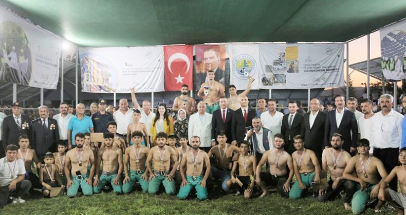 YÖRÜKLERİN GÜREŞLERİ NEFES KESTİ